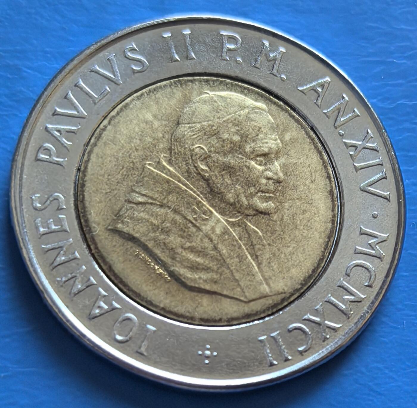 外国优质老铜币银币，周六九点倒数截拍，满百包邮，可寄存半年，喜欢朋友微信扫描二维码可直接参拍 梵蒂冈500里拉双色币