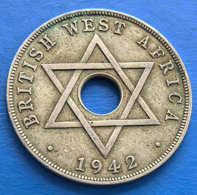 外国优质老铜币银币，周六九点倒数截拍，满百包邮，可寄存半年，喜欢朋友微信扫描二维码可直接参拍 - 英属西非1942年大便士