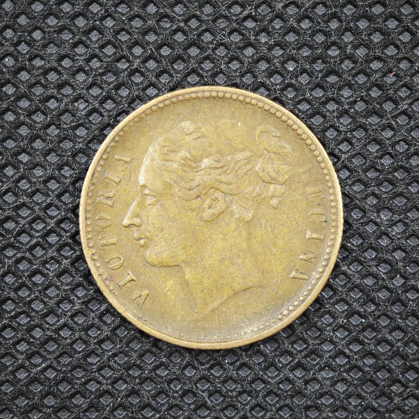 【淘币小摊】限时拍第八百一十六拍  纪念章场  满百包邮可预留两周  周一统一发货   英国维多利亚单面纪念章直径22mm