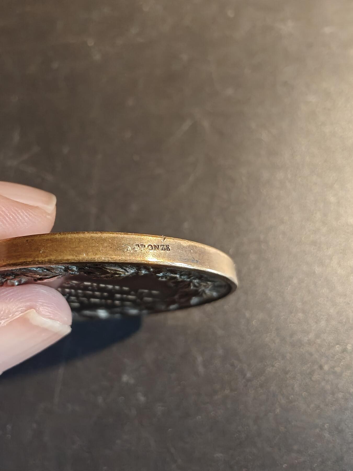 老王徽章第167期 法国巴黎铸币局大铜章     直径41mm.    重量32.2g