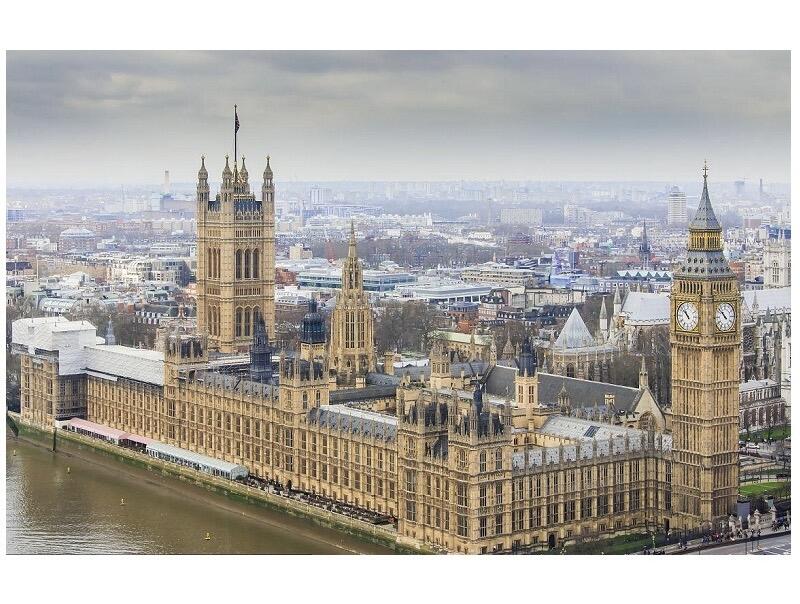 英国大本钟和国会大厦+狮马国徽 高浮雕精制镀金章 35MM