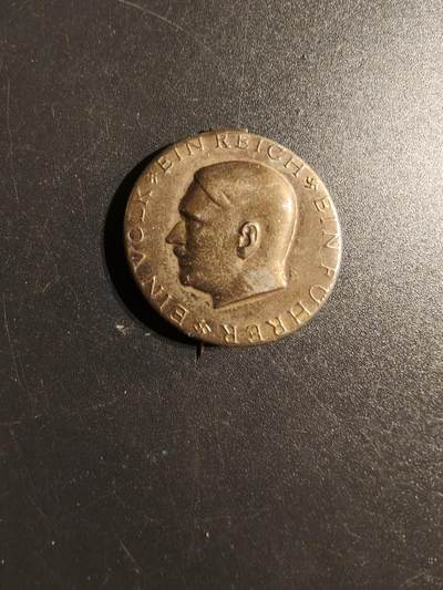 老王徽章第167期 - 德三小胡子（一个民族，一个帝国，一个元首）口号证章