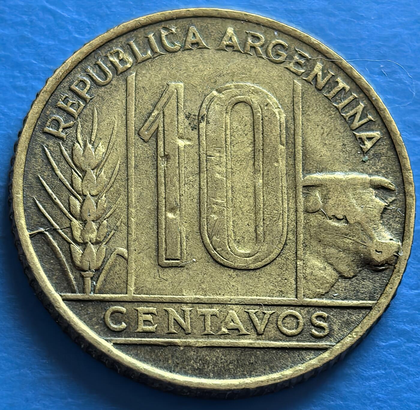 外国优质老铜币银币，周六九点倒数截拍，满百包邮，可寄存半年，喜欢朋友微信扫描二维码可直接参拍 阿根廷1949年谷物女神10分