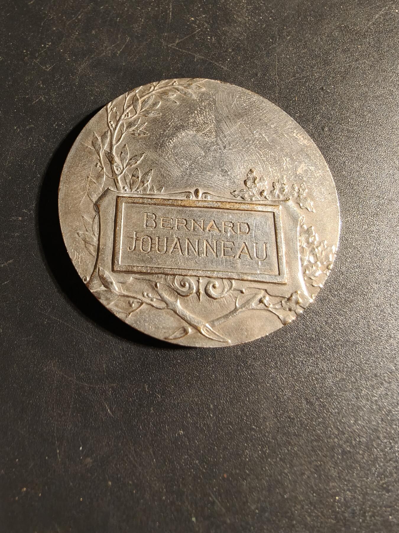 老王徽章第167期 法国高卢人镀银大铜章     大师莫隆作品    直径46mm.    重量41.7g