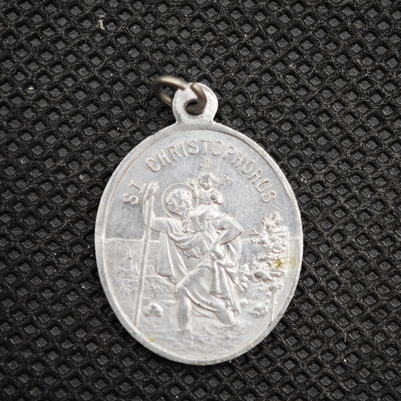 【淘币小摊】限时拍第八百一十六拍  纪念章场  满百包邮可预留两周  周一统一发货  梵蒂冈耶稣圣牌直径22mm