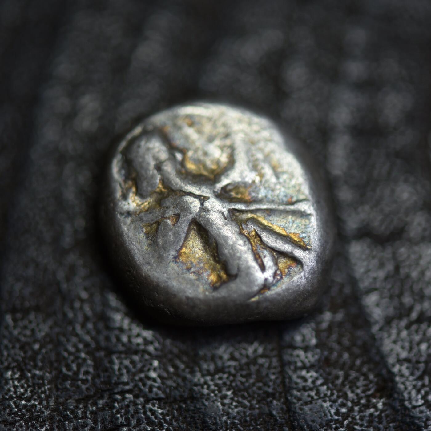 【良泉】【2025年最后一场】12月18日晚19.30点开拍！188组【直播场】西方古代钱币、丝路杂项、印章！ 【淡金色 美品！】公元前5世纪【古波斯】阿契美尼德帝国，西格勒斯银币，5.54克