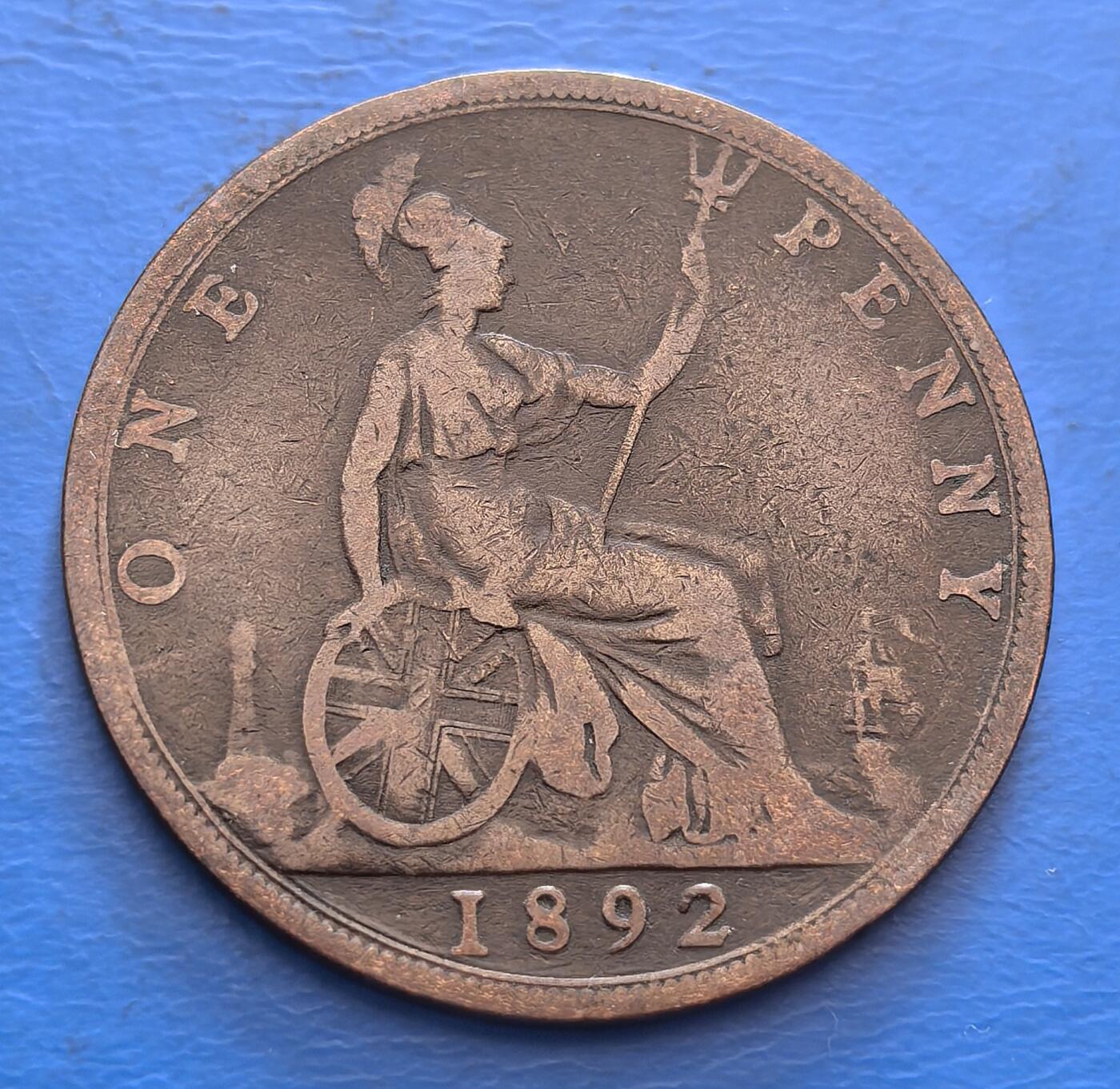 外国优质老铜币银币，周六九点倒数截拍，满百包邮，可寄存半年，喜欢朋友微信扫描二维码可直接参拍 英国1892年大便士