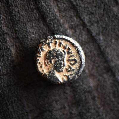 【良泉】【2025年最后一场】12月18日晚19.30点开拍！188组【直播场】西方古代钱币、丝路杂项、印章！ - 公元518-527年【拜占庭】查士丁一世，5努米，安条克造币厂，微型铜币，2.06克