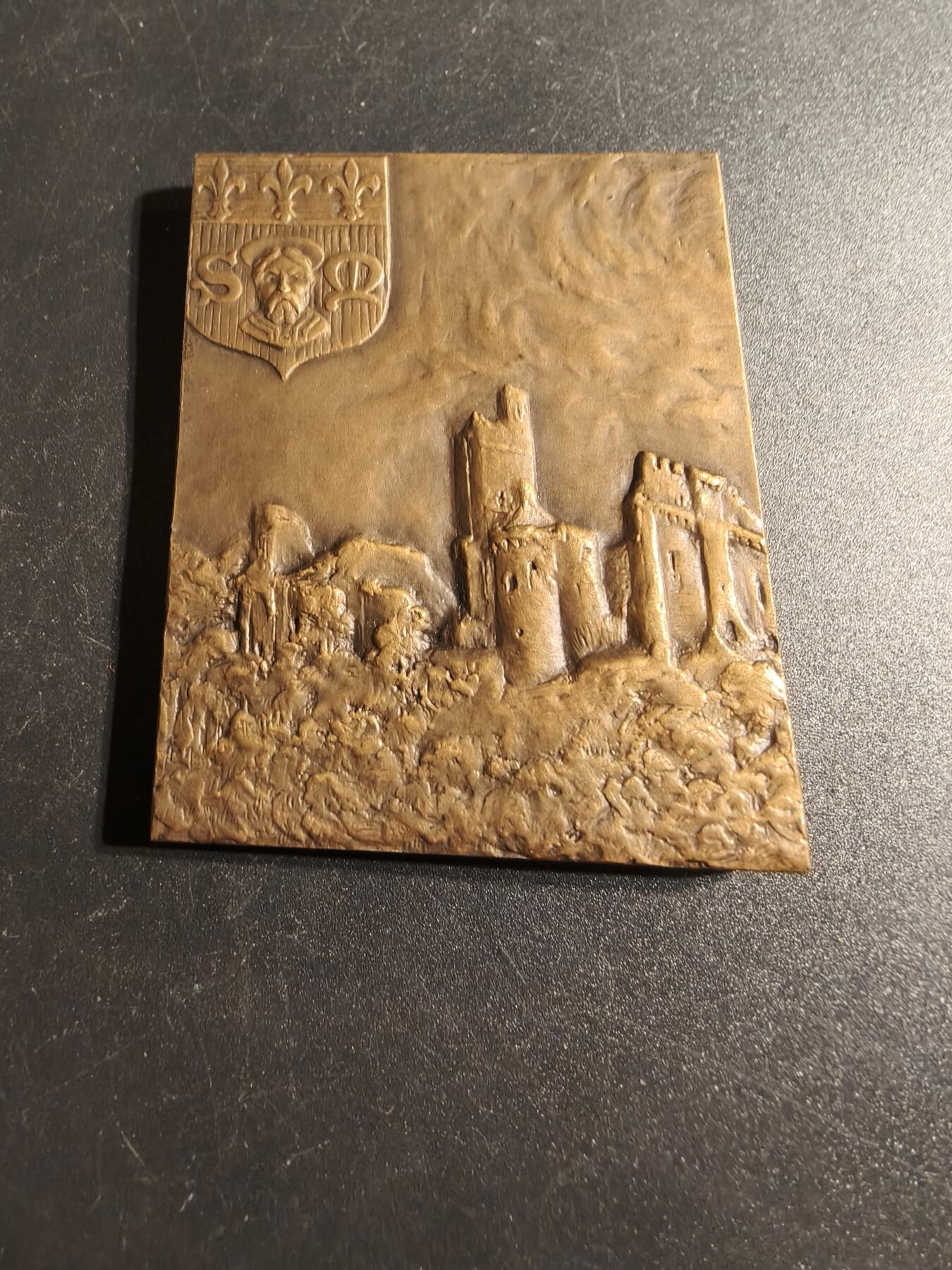 老王徽章第167期 法国利摩日传统女性方形大铜章     高浮雕     尺寸64×48mm.    重量124.5g