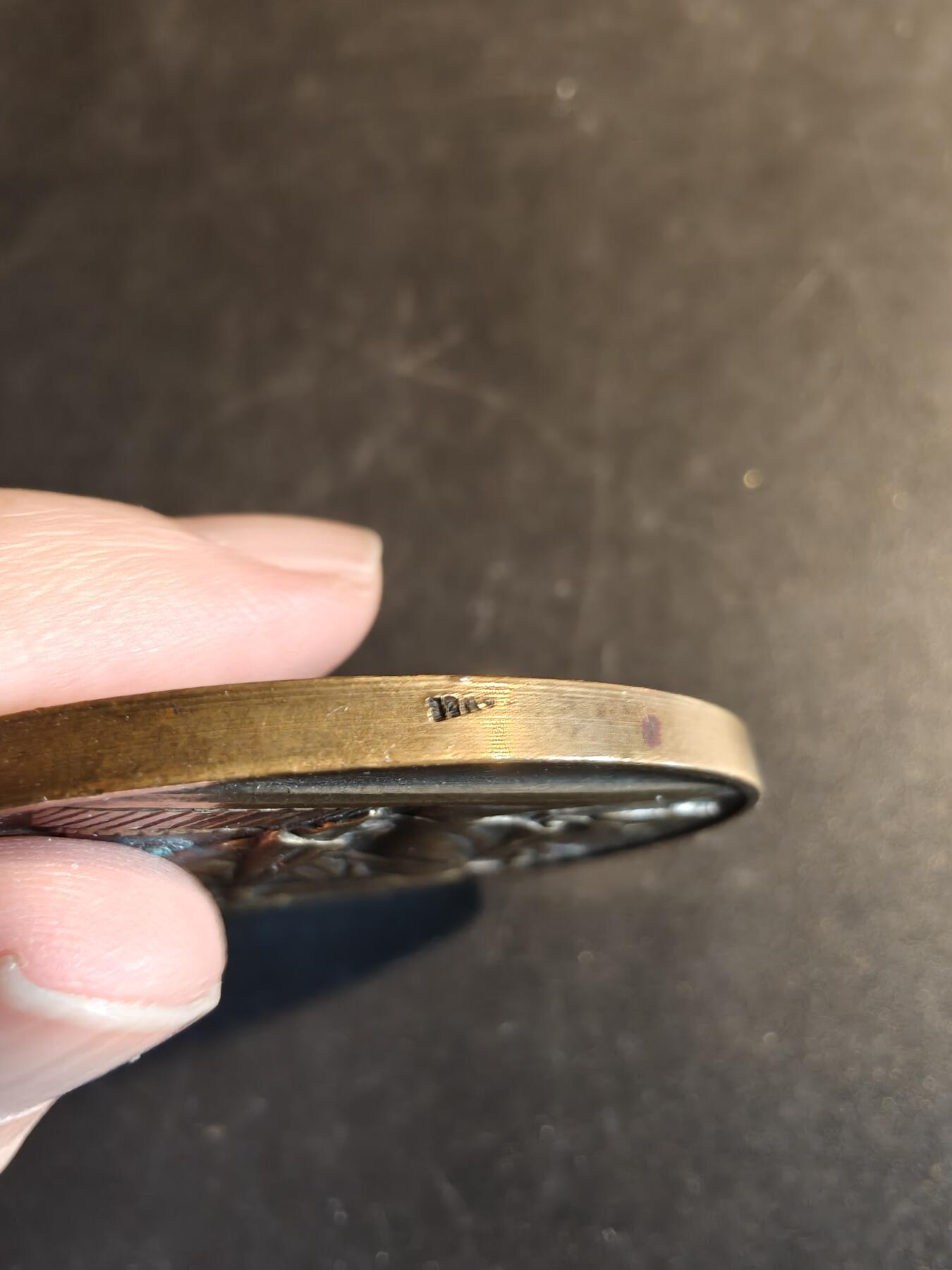 老王徽章第167期 法国鲁贝总承包商辛迪加大铜章     直径50mm.    重量62.3g