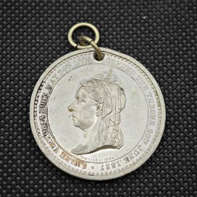 【淘币小摊】限时拍第八百一十六拍  纪念章场  满百包邮可预留两周  周一统一发货  -  英国1887年女王登基金禧纪念章直径36mm