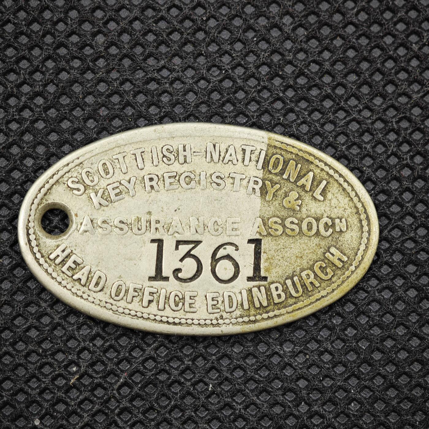 【淘币小摊】限时拍第八百一十六拍  纪念章场  满百包邮可预留两周  周一统一发货   维多利亚时期失物招领铭牌直径33mm