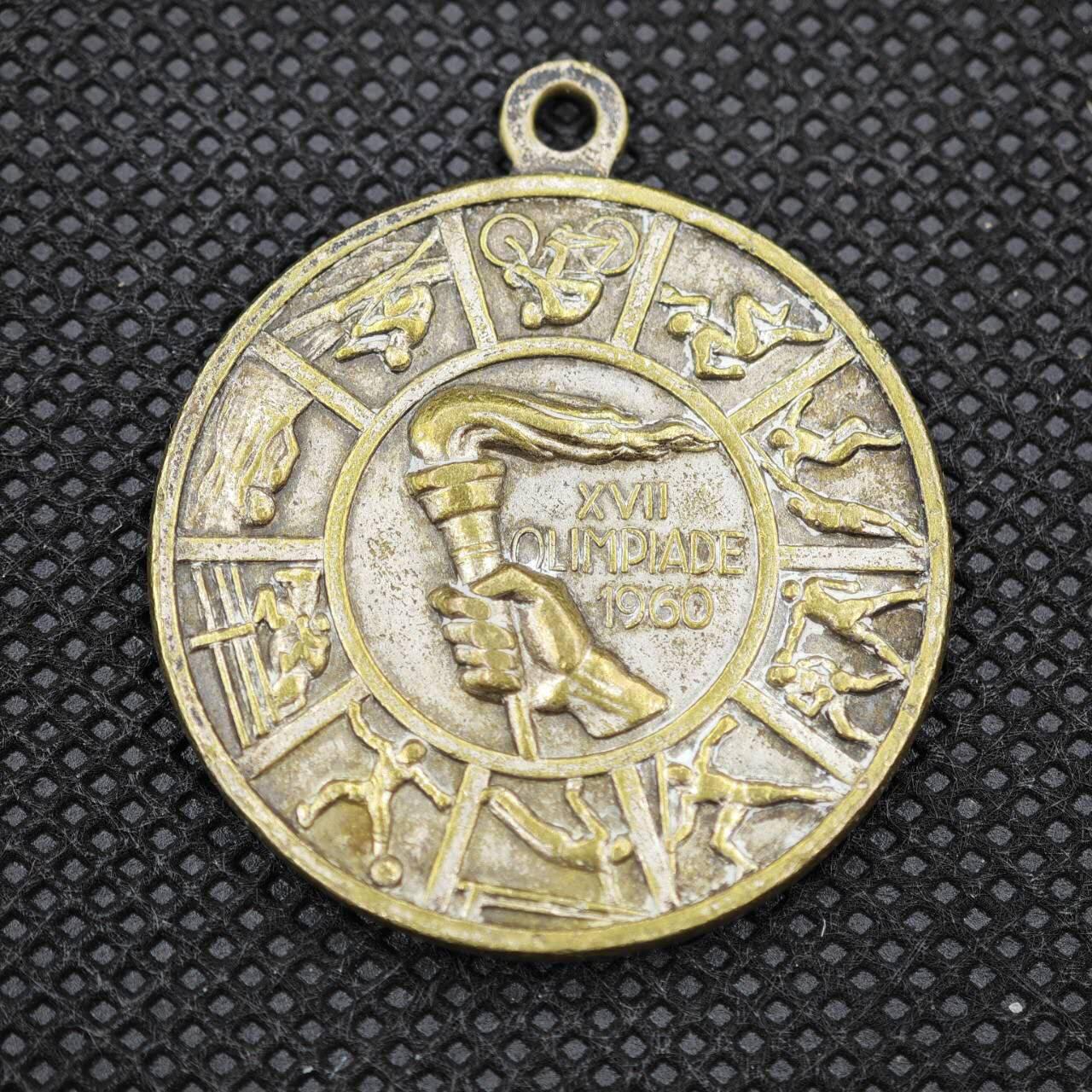 【淘币小摊】限时拍第八百一十六拍  纪念章场  满百包邮可预留两周  周一统一发货  罗马奥运会纪念章 直径32mm