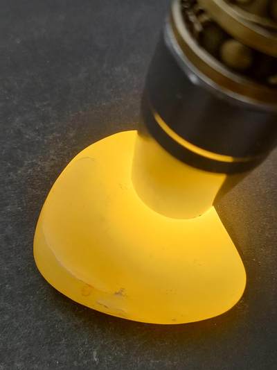 猩哥外币小铺➨【第204场】 - 和田玉原石36克