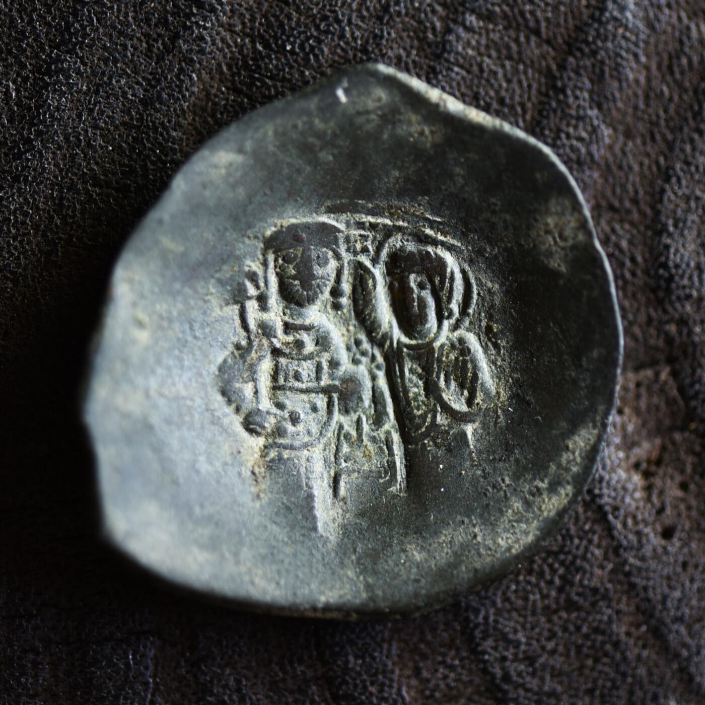 【良泉】【2025年最后一场】12月18日晚19.30点开拍！188组【直播场】西方古代钱币、丝路杂项、印章！ 【美品】公元1143-1180年【拜占庭】曼纽埃尔一世，银铜合金碟形Aspron Trachy，圣母为皇帝加冕/耶稣持福音书坐像，3.46克