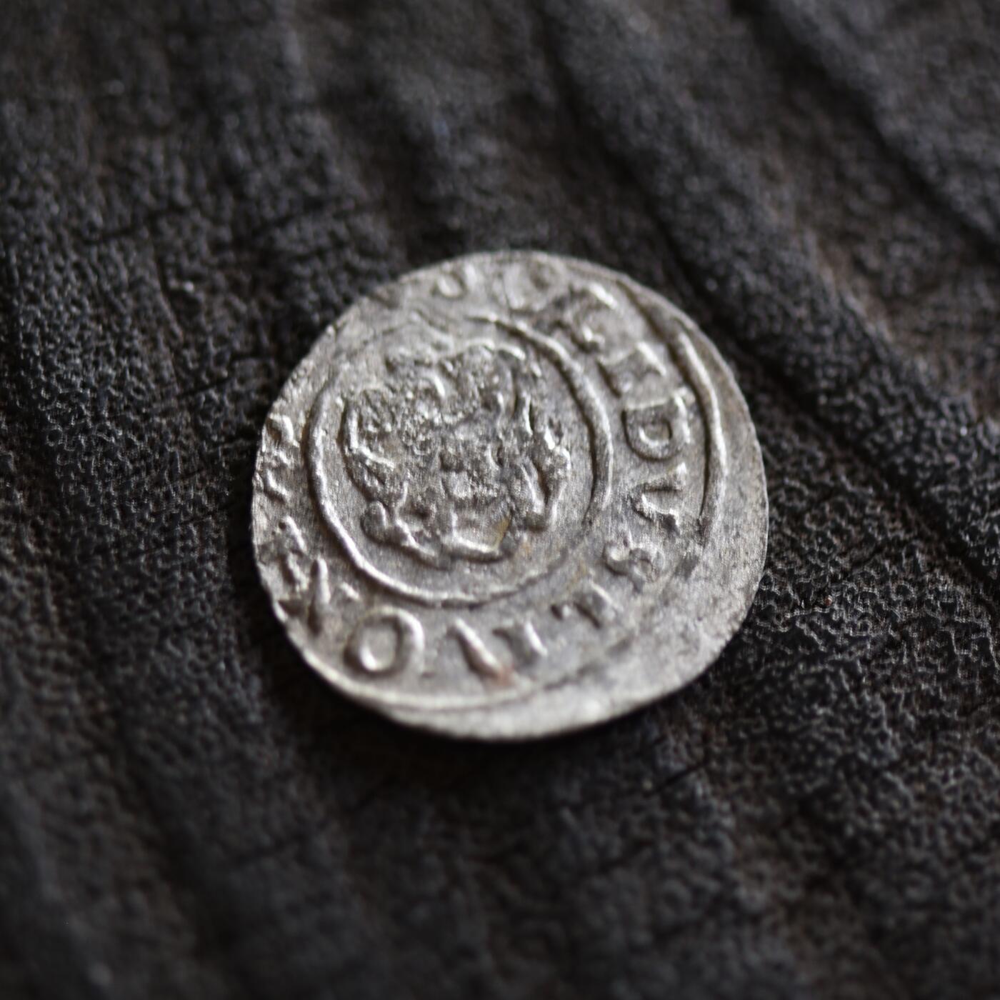 【良泉】【2025年最后一场】12月18日晚19.30点开拍！188组【直播场】西方古代钱币、丝路杂项、印章！ 公元164X年【瑞典·利沃尼亚】克里斯蒂娜女王，银索利多，0.48克