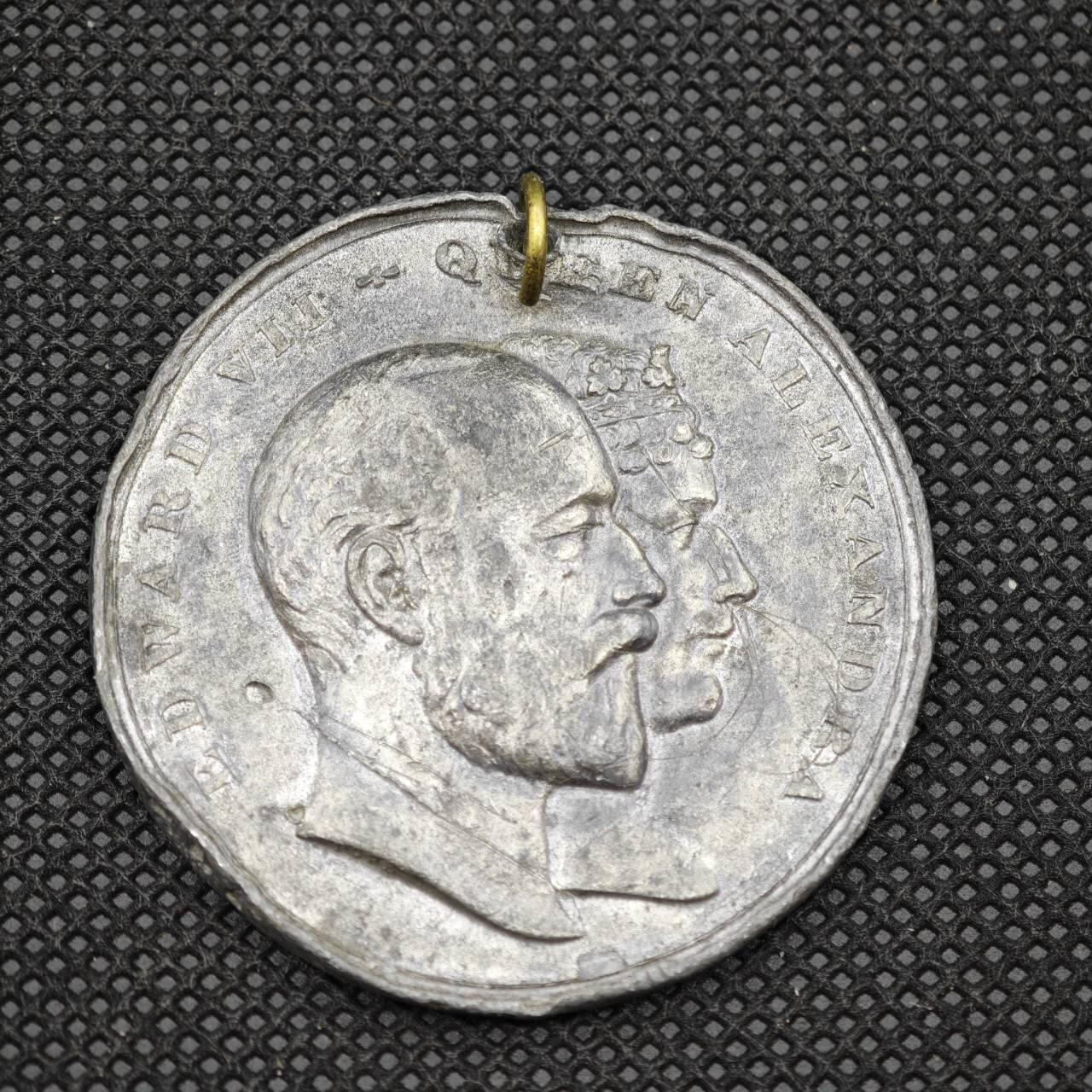 【淘币小摊】限时拍第八百一十六拍  纪念章场  满百包邮可预留两周  周一统一发货  英国1902年爱德华七世加冕纪念章 直径45mm