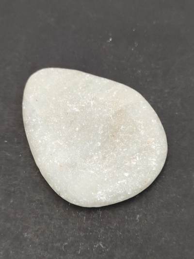 猩哥外币小铺➨【第204场】 - 和田玉原石37克