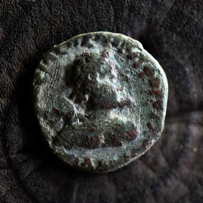 【良泉】【2025年最后一场】12月18日晚19.30点开拍！188组【直播场】西方古代钱币、丝路杂项、印章！ - 公元前115-95年【印度·希腊】普什卡拉瓦蒂造币厂，正面宙斯半身像，反面双子座帽子和棕榈枝，5.11克