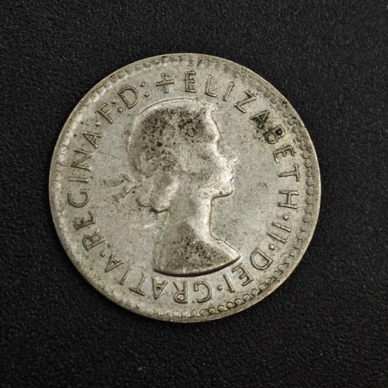 【淘币小摊】实时拍第八百一十四拍   散币场   满百包邮可预留二周 每周一统一发货   澳大利亚1959年伊丽莎白二世3便士银币