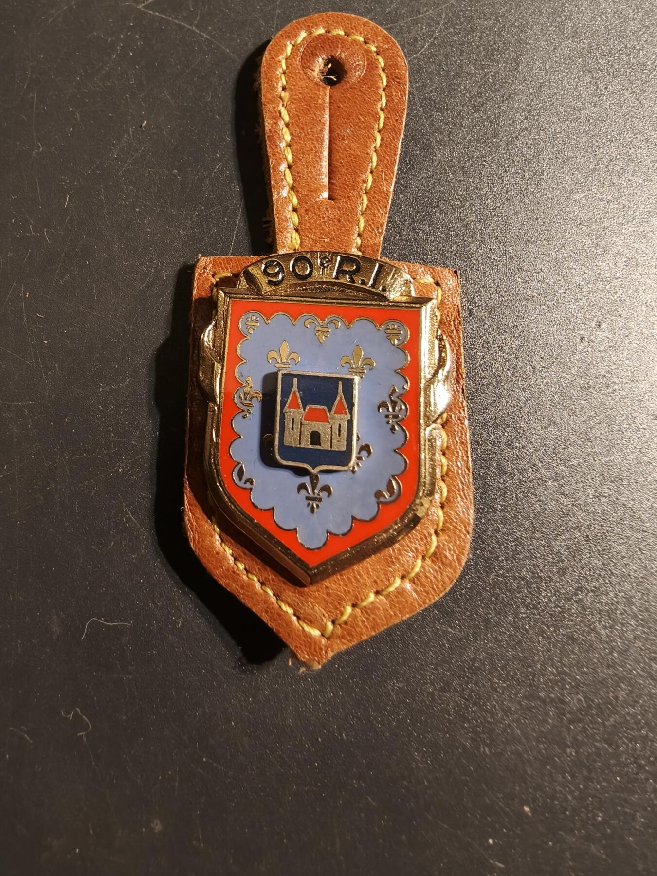 老王徽章第167期 法国第90步兵团证章