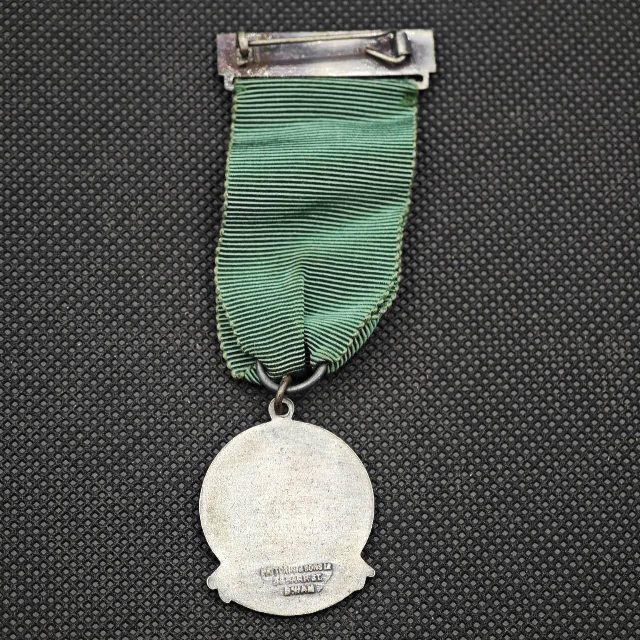 【淘币小摊】限时拍第八百一十六拍  纪念章场  满百包邮可预留两周  周一统一发货   英国1960年安全驾驶竞赛奖章直径28mm