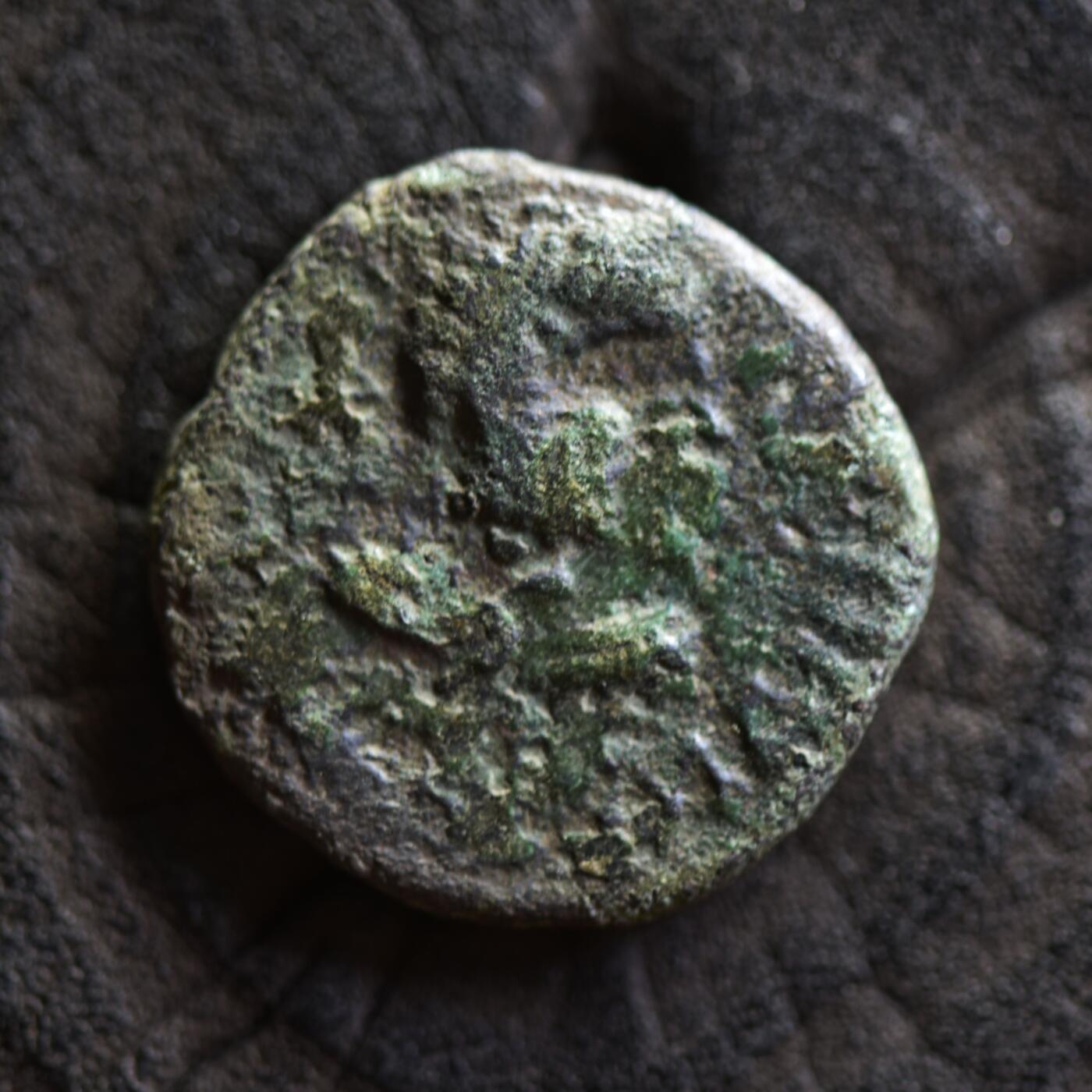 【良泉】【2025年最后一场】12月18日晚19.30点开拍！188组【直播场】西方古代钱币、丝路杂项、印章！ 【罕见】公元前1世纪【北印度-巴克特里亚地区】大月氏人模仿赫马厄斯，大力神钱币样式打制的铜币，6.7克