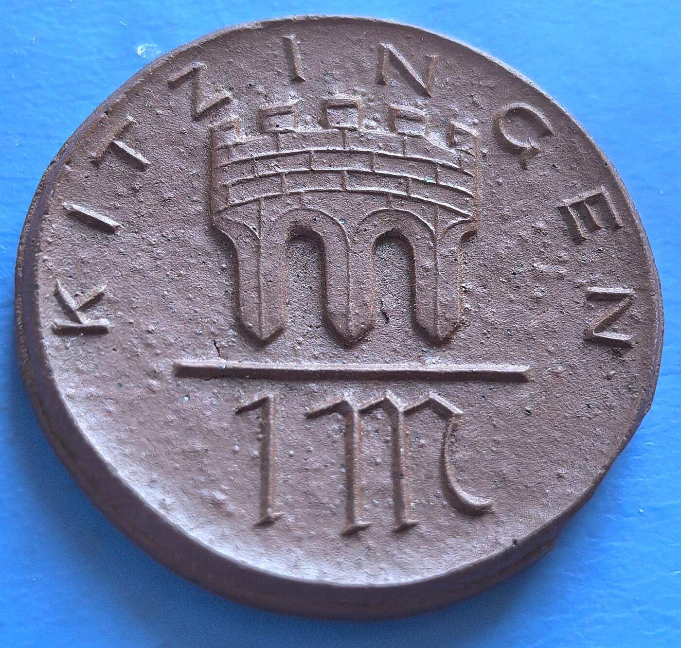 外国优质老铜币银币，周六九点倒数截拍，满百包邮，可寄存半年，喜欢朋友微信扫描二维码可直接参拍 德国基钦根县1921年葡萄1马克，边有小磕