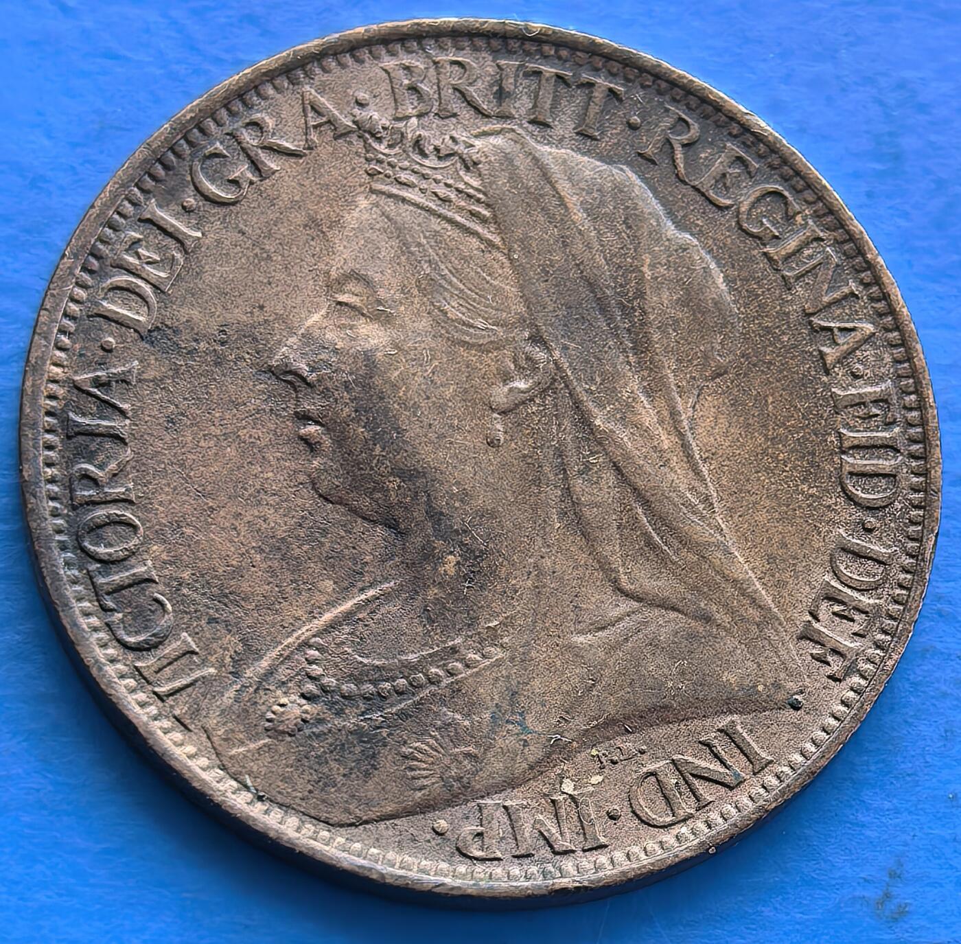 外国优质老铜币银币，周六九点倒数截拍，满百包邮，可寄存半年，喜欢朋友微信扫描二维码可直接参拍