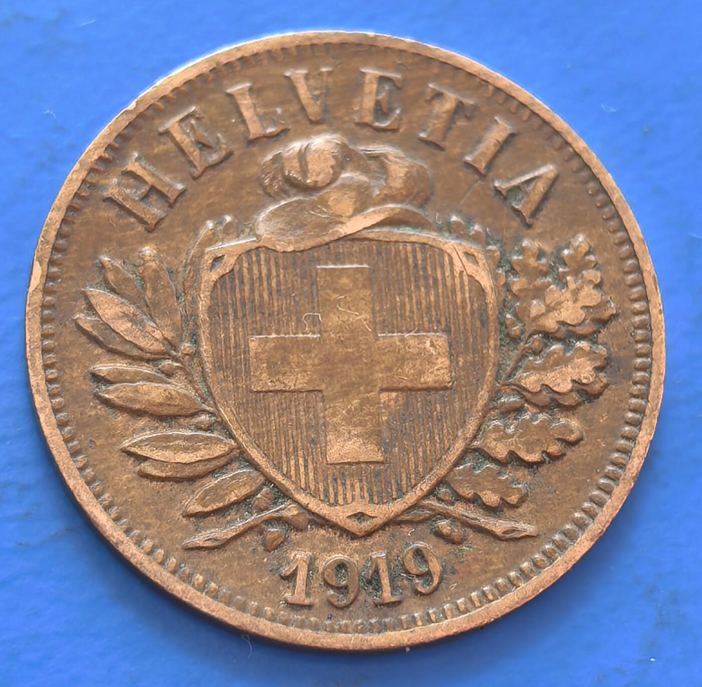 外国优质老铜币银币，周六九点倒数截拍，满百包邮，可寄存半年，喜欢朋友微信扫描二维码可直接参拍 瑞士1919年2分