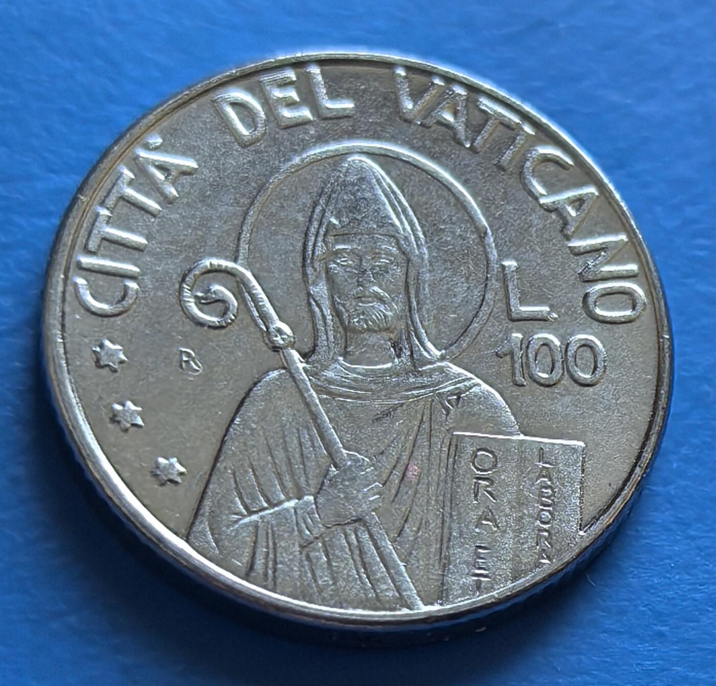 外国优质老铜币银币，周六九点倒数截拍，满百包邮，可寄存半年，喜欢朋友微信扫描二维码可直接参拍 梵蒂冈100里拉