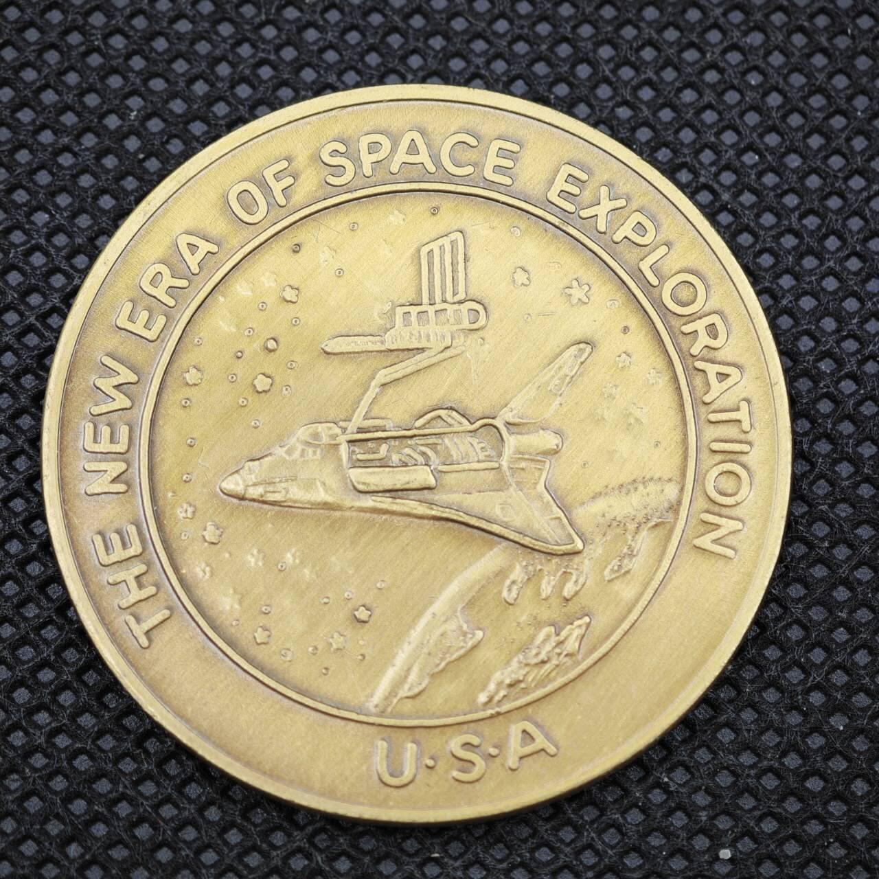 【淘币小摊】限时拍第八百一十六拍  纪念章场  满百包邮可预留两周  周一统一发货  肯尼迪航天中心纪念章 直径39mm