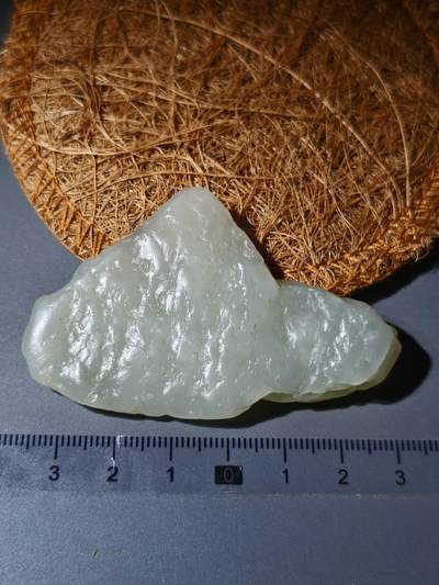 90期回流戒指饰品杂件纪念章丝路钱币专场 - 新疆和田玉山流水