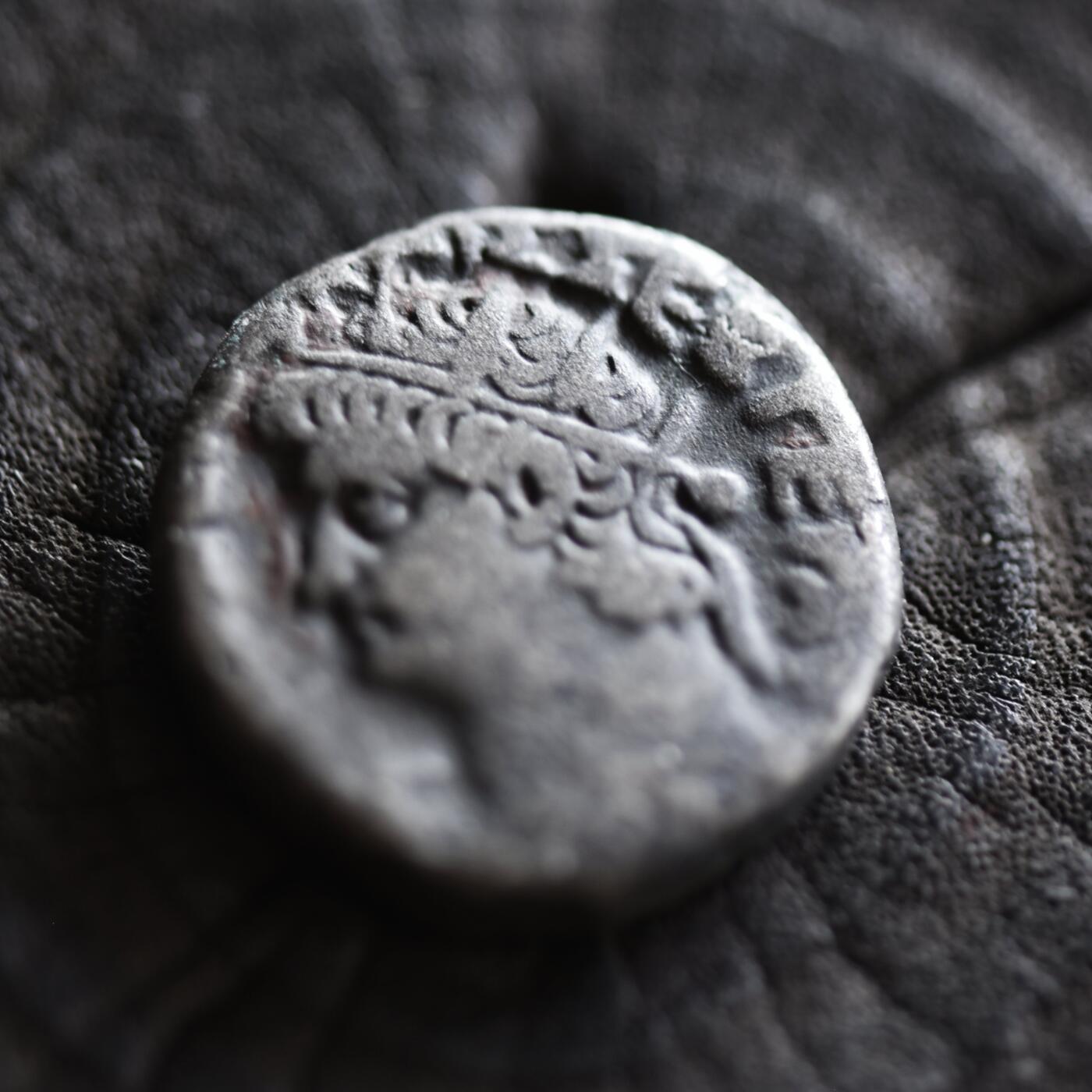 【良泉】【2025年最后一场】12月18日晚19.30点开拍！188组【直播场】西方古代钱币、丝路杂项、印章！ 【藏家出品A】11.93克，公元 66-67 年【古罗马】【埃及行省】【暴君 尼禄】+【提比略】【少见】 四德拉克马银币，亚历山大港造币厂打制