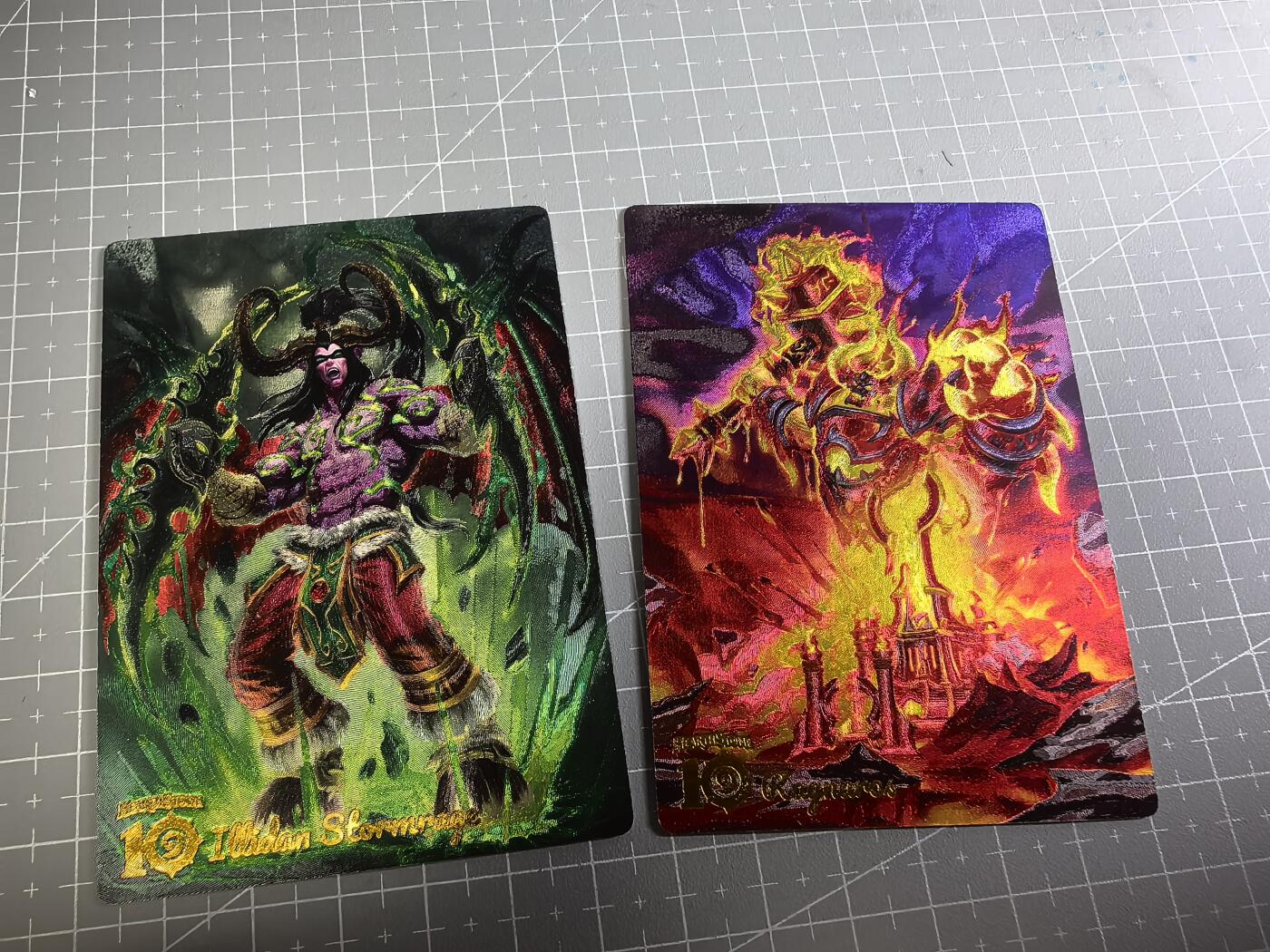 无佣金 不寄存 不收拍 链接少 我只是一个小小的卡牌收藏玩家   需要多宫大佬请私聊 部分卡牌设有底价（不想玩的那么累，即使有底价也会比市场价便宜的多，懂的自然懂） 拒绝小号抬价 大家放心拍 所有拍品部分套有卡膜 部分卡牌多宫 自制卡牌 不包厂瑕 放大镜 品控 勿拍 流拍商品会循环 感谢大家支持 留个关注 不定时上新 谢谢 奇点卡牌 炉石俩张