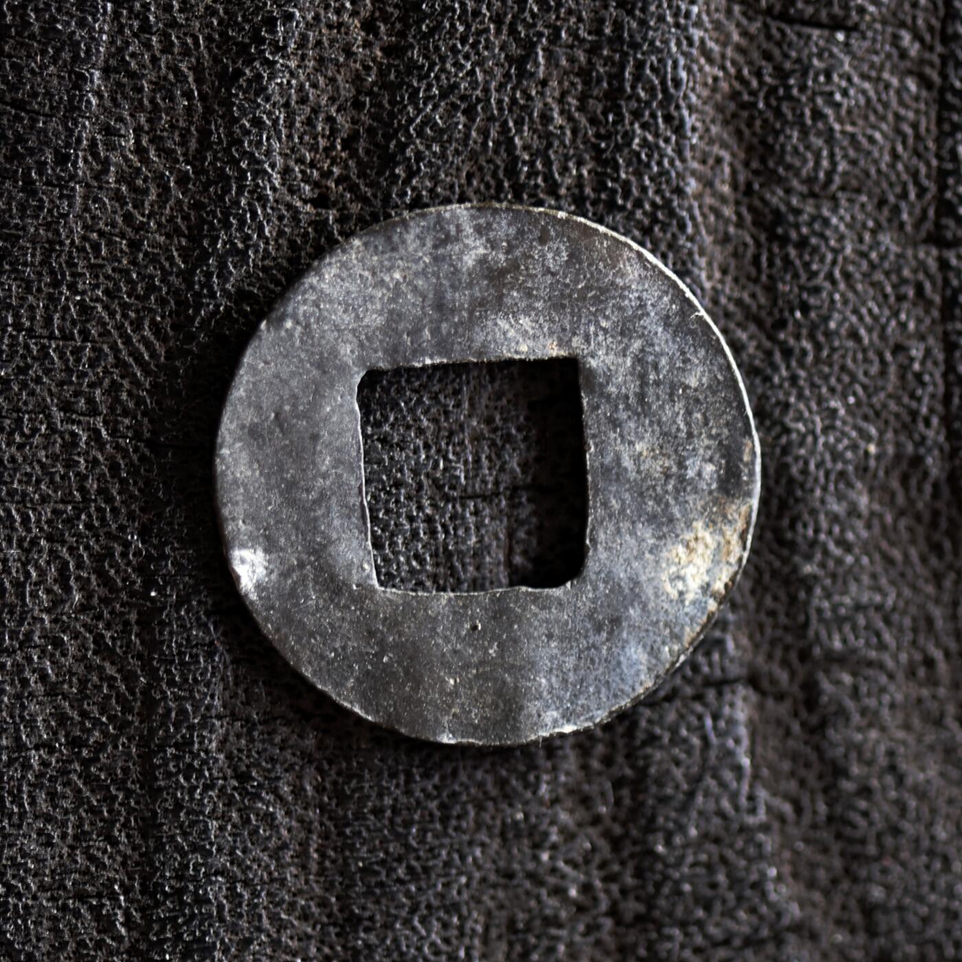 【良泉】【2025年最后一场】12月18日晚19.30点开拍！188组【直播场】西方古代钱币、丝路杂项、印章！ 17-18世纪【海上丝绸之路】东南亚方孔锡钱，0.45克