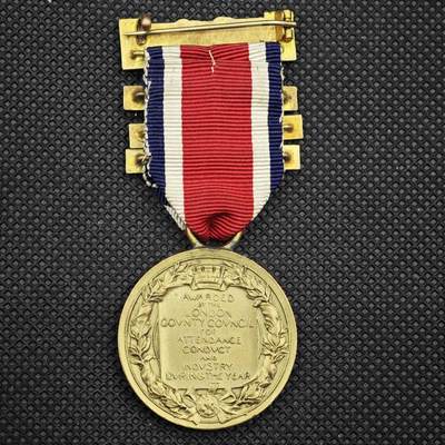 【淘币小摊】限时拍第八百一十六拍  纪念章场  满百包邮可预留两周  周一统一发货  -  英国1920年乔治五世年度出勤优异奖章直径33mm