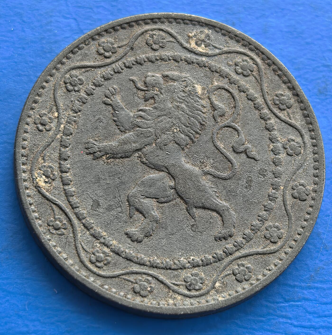 外国优质老铜币银币，周六九点倒数截拍，满百包邮，可寄存半年，喜欢朋友微信扫描二维码可直接参拍 比利时一战1916年25分