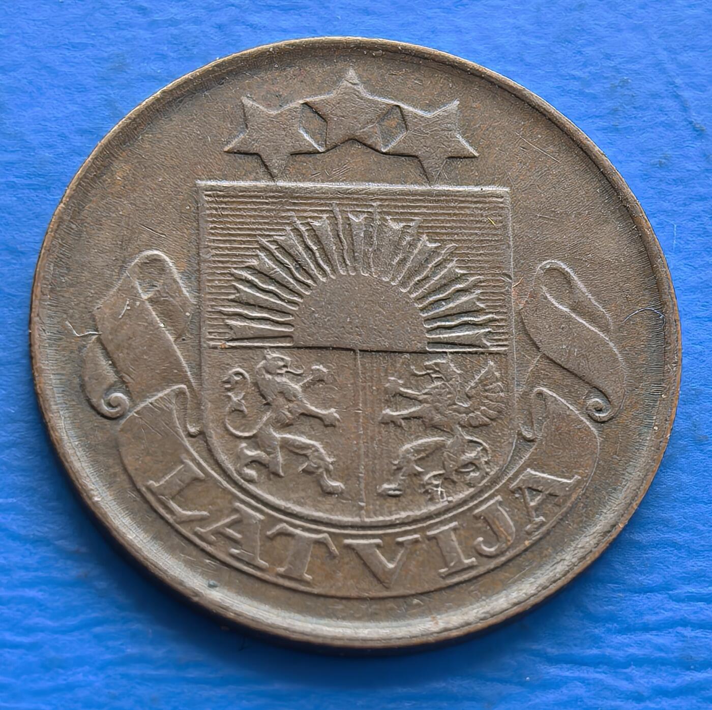 外国优质老铜币银币，周六九点倒数截拍，满百包邮，可寄存半年，喜欢朋友微信扫描二维码可直接参拍 拉脱维亚1922年1分