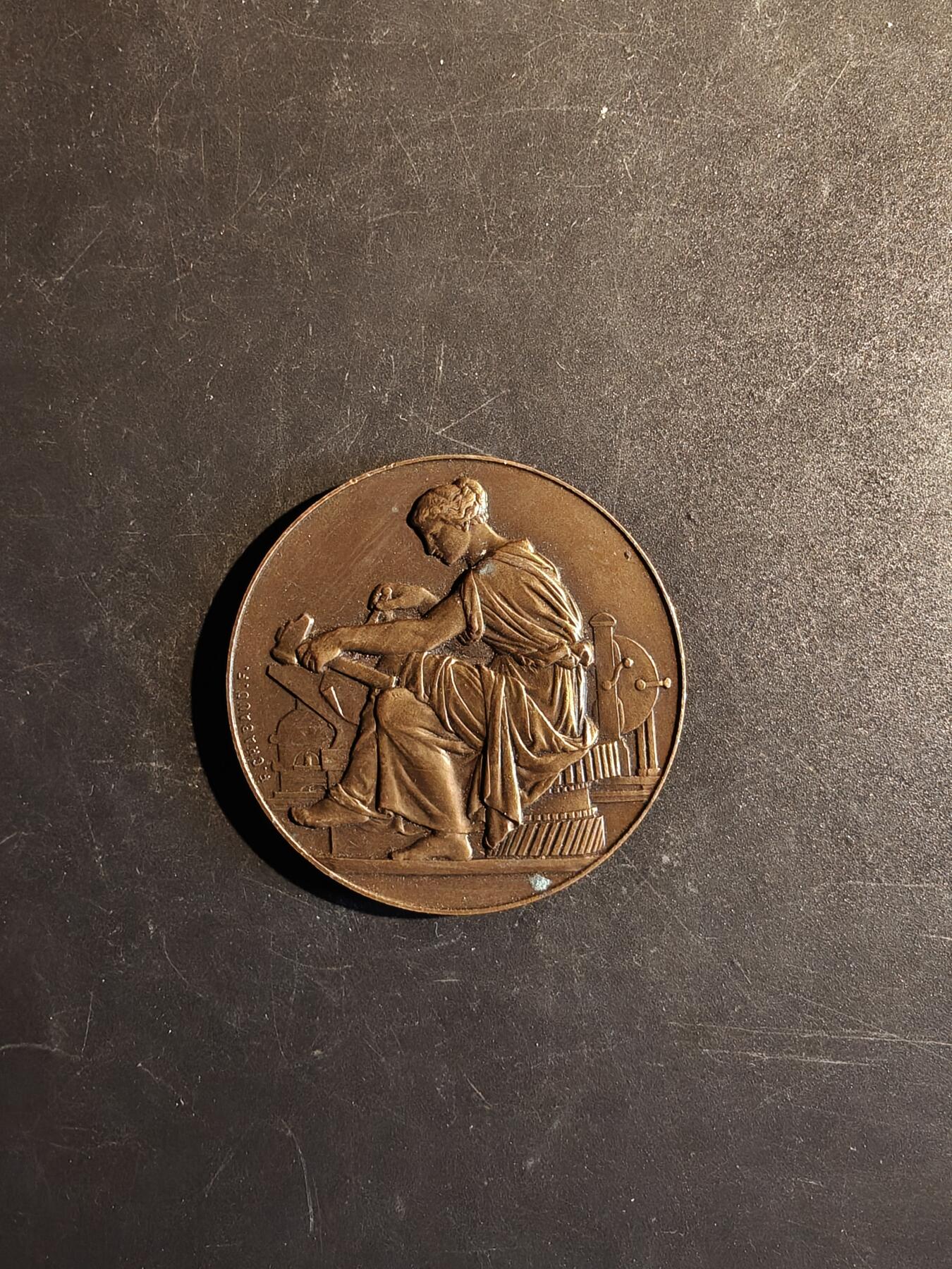 老王徽章第167期 法国印染纺织协会大铜章    直径50mm.    重量63.4g