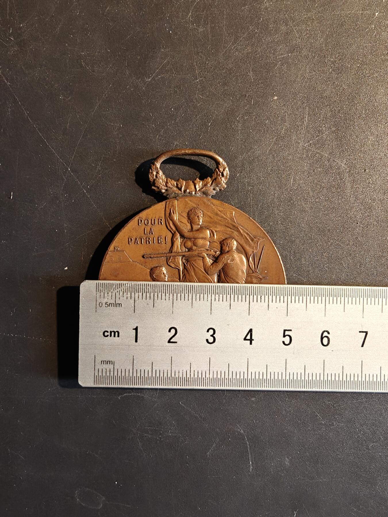 老王徽章第167期 法国第80步兵团军官大尺寸铜奖章     直径50mm.     重量54.4g