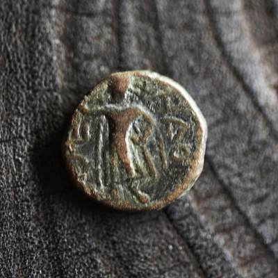 【良泉】【2025年最后一场】12月18日晚19.30点开拍！188组【直播场】西方古代钱币、丝路杂项、印章！ - 佛教的三大护法王——迦腻色伽一世，公元128-158年【古印度】贵霜王朝，月神“玛奥”，一德拉克马铜币，4.68克