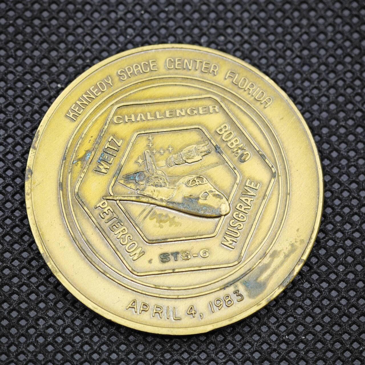 【淘币小摊】限时拍第八百一十六拍  纪念章场  满百包邮可预留两周  周一统一发货   美国肯尼迪航天中心纪念章 直径39mm