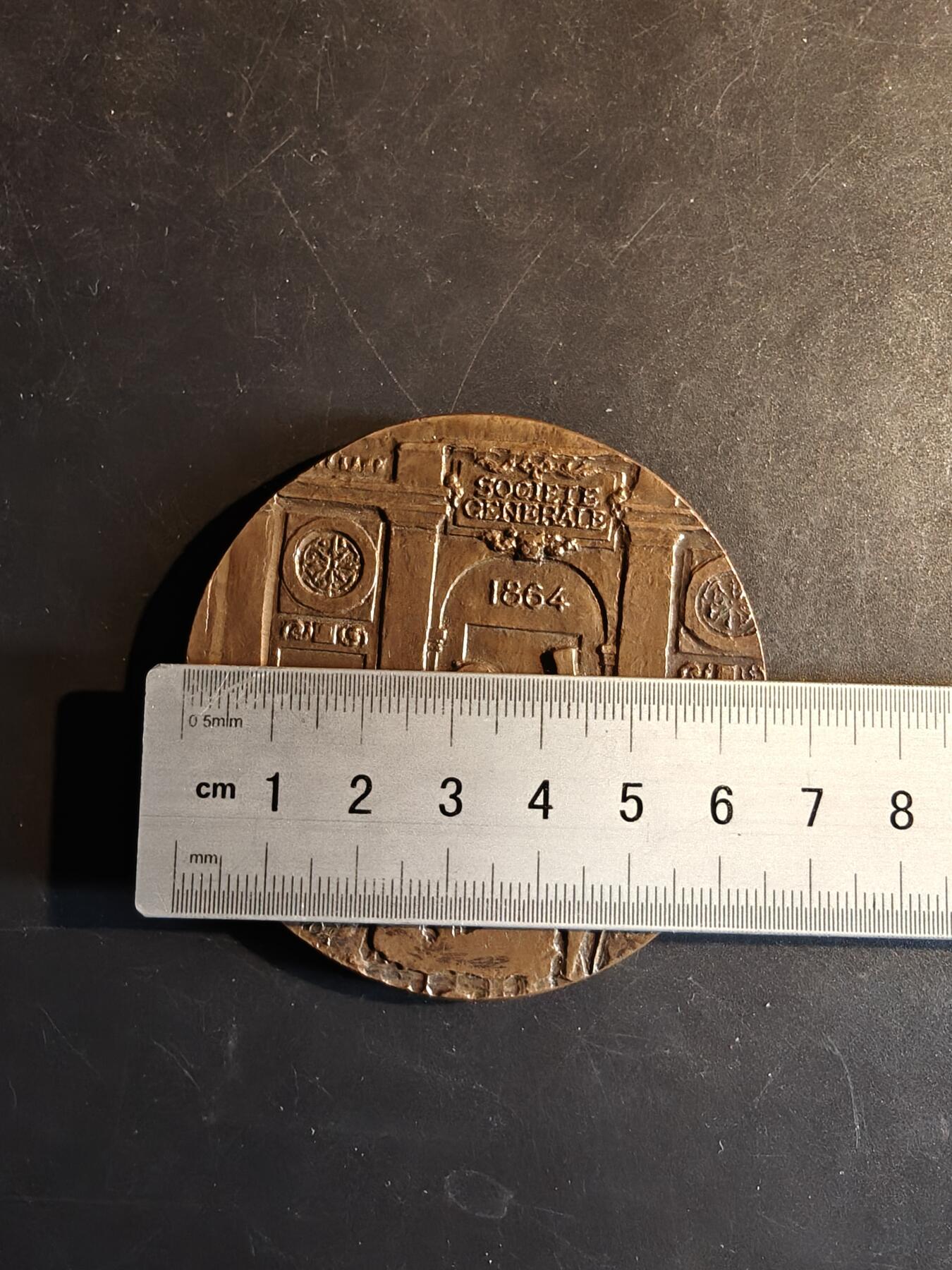 老王徽章第167期 法国兴业银行百年大铜章     直径66mm    重量176g