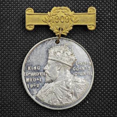 【淘币小摊】限时拍第八百一十六拍  纪念章场  满百包邮可预留两周  周一统一发货  -  英国1909年爱德华七世年度出勤优异奖章直径39mm