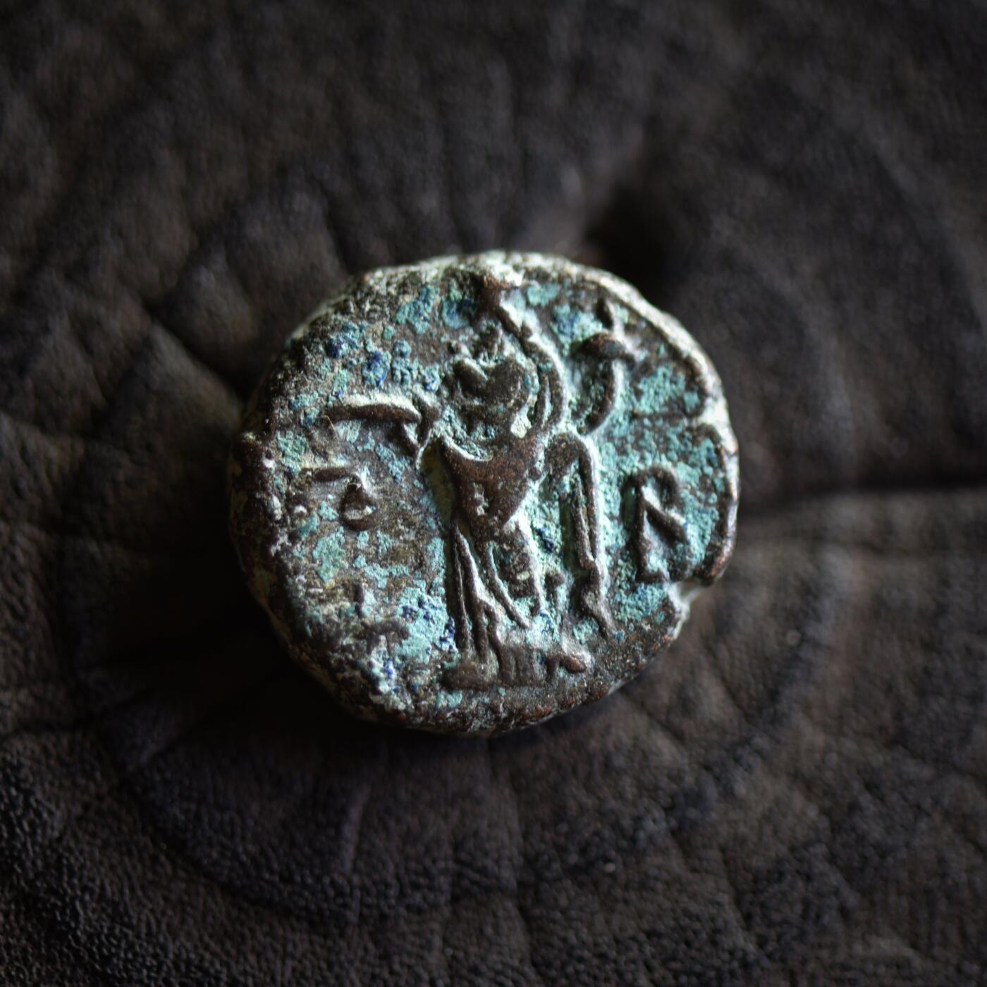 【良泉】【2025年最后一场】12月18日晚19.30点开拍！188组【直播场】西方古代钱币、丝路杂项、印章！ 【藏家出品A】7.51克，公元287-288年【古罗马】【埃及行省】【戴克里先】亚历山大港造币厂打制，公正女神，四德拉克马