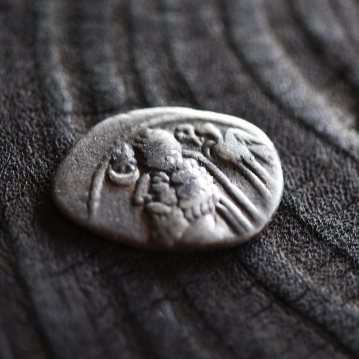 【良泉】【2025年最后一场】12月18日晚19.30点开拍！188组【直播场】西方古代钱币、丝路杂项、印章！ 公元前2-公元4年【帕提亚】弗拉特斯五世【小弗拉特斯（Phraataces）穆萨女王共治】，一德拉克马银币 ，3.2克