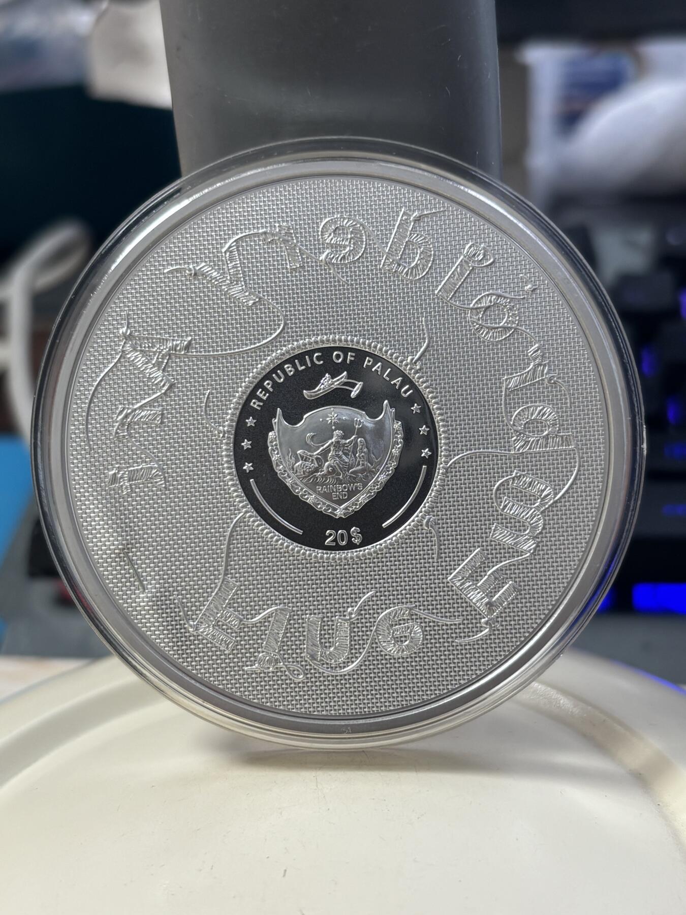 第184期拍卖 帕劳2023年刺绣系列首枚克里姆特吻3盎司纪念彩色银币，999银，发行499枚