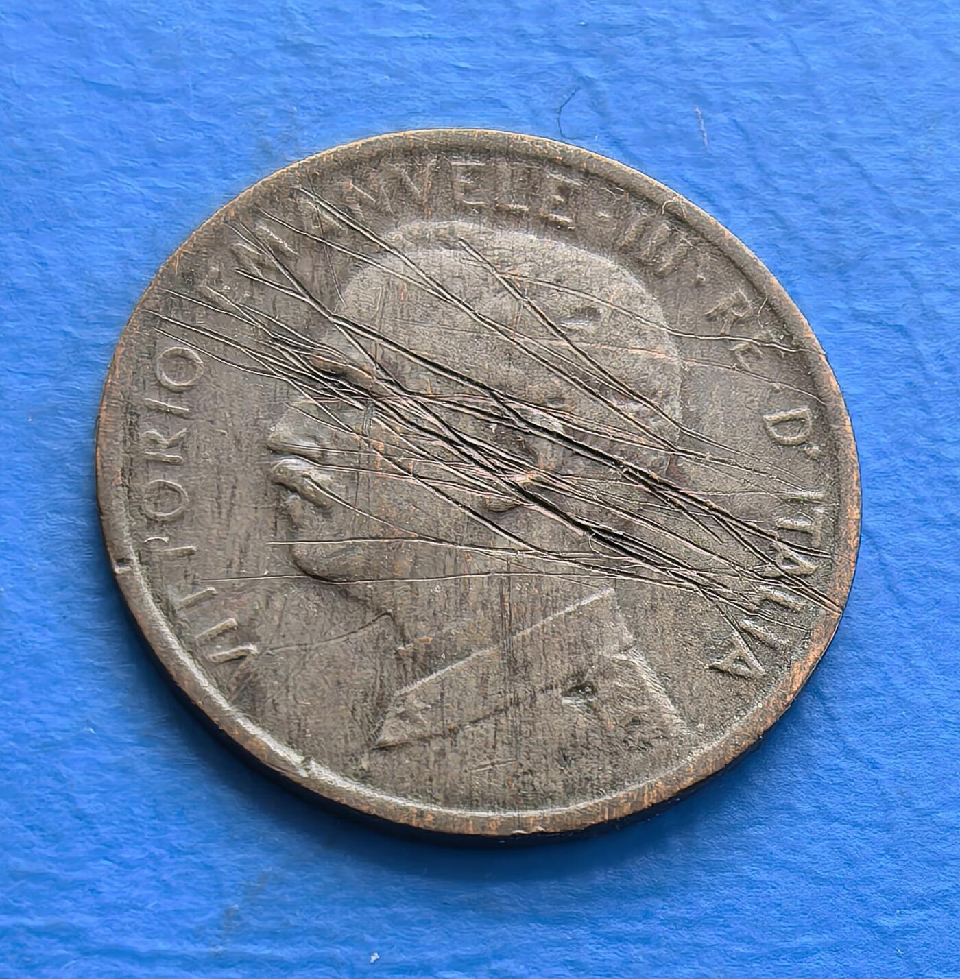 外国优质老铜币银币，周六九点倒数截拍，满百包邮，可寄存半年，喜欢朋友微信扫描二维码可直接参拍 意大利1911年拿花女神壹分