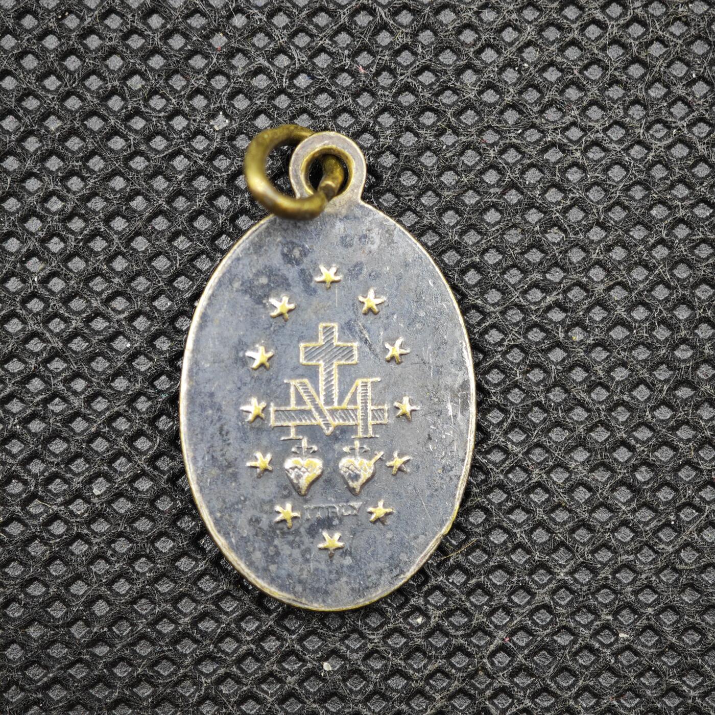 【淘币小摊】限时拍第八百一十六拍  纪念章场  满百包邮可预留两周  周一统一发货   梵蒂冈圣母纪念章直径22mm